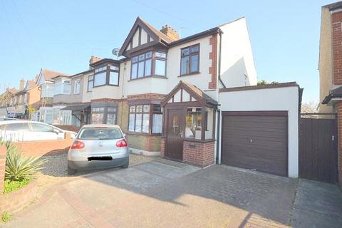 3 bedroom end of terrace house to rent, Rush Green Road, Rush Green, Essex, RM7