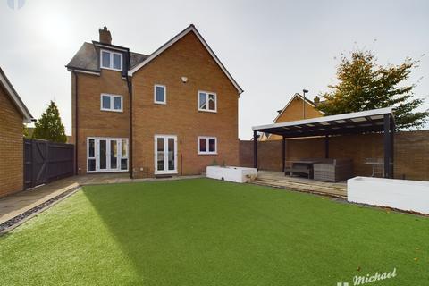 5 bedroom detached house for sale, Ruby Crescent, Aylesbury