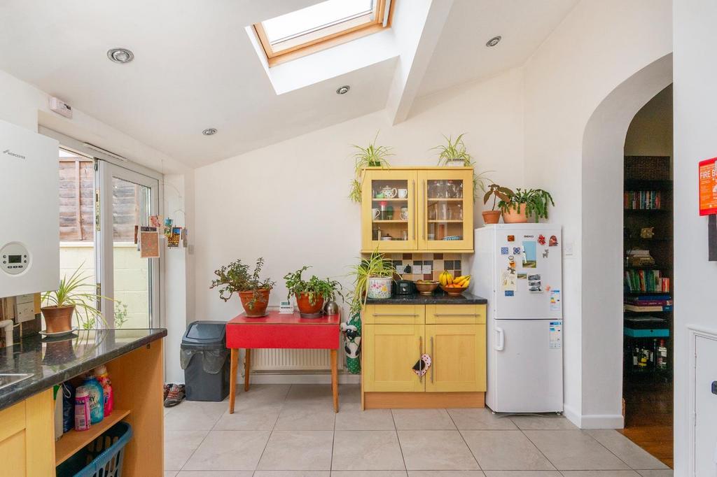 2 P0 RHD - Kitchen D.jpg