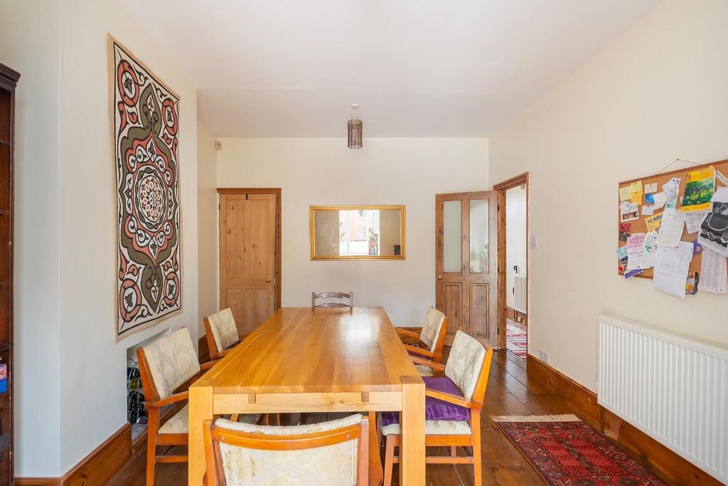 2 P0 RHD - Dining Room A.jpg