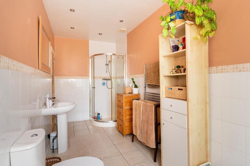 2 P0 RHD - Bathroom A.jpg