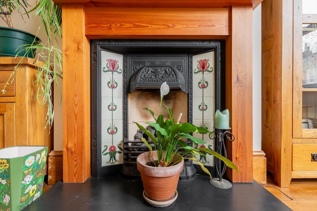 2 P0 RHD - Living Room A.jpg