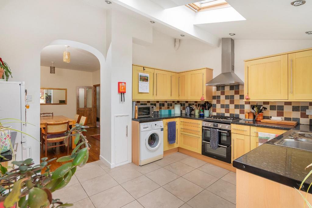 2 P0 RHD - Kitchen A.jpg