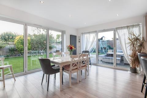 3 Orchard Close, Longfield, DA3 7JP