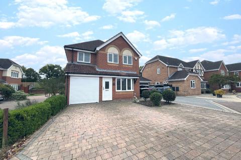 4 bedroom detached house to rent, Minster Way, CM9