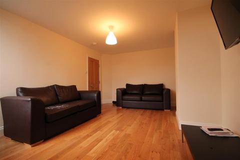 6 bedroom maisonette to rent, Doncaster Road, Sandyford