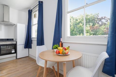 Studio to rent, Grafton Road, London