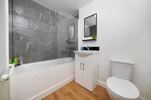 1 bedroom apartment to rent, Grafton Road, London