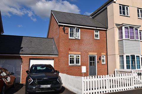 3 bedroom end of terrace house for sale, St Michaels Way, Cranbrook, Exeter, EX5