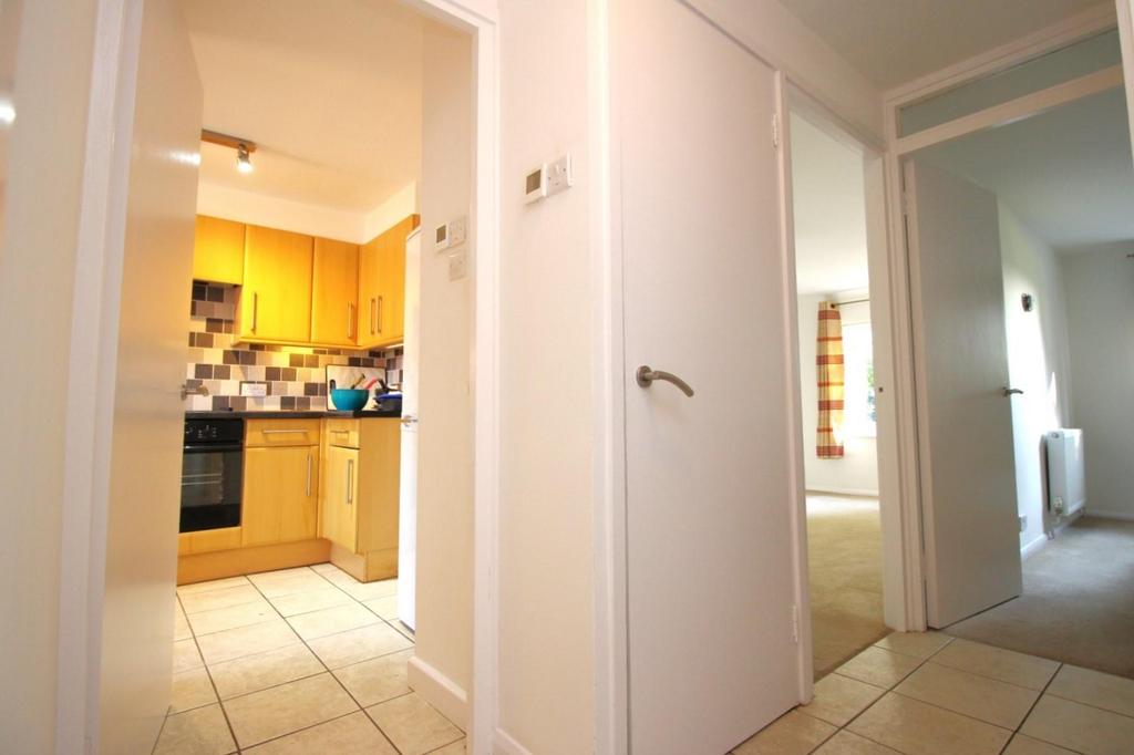 Simmons Way, Lane End, High 1 bed flat to rent £1,150 pcm
