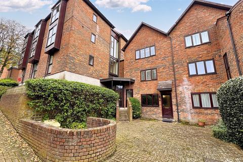 1 bedroom flat for sale, Winchester