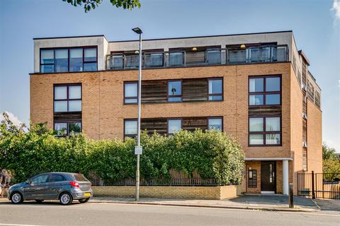 2 bedroom flat for sale, Merton Road, London