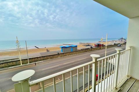 2 bedroom flat to rent, The Esplanade, West Sussex PO21