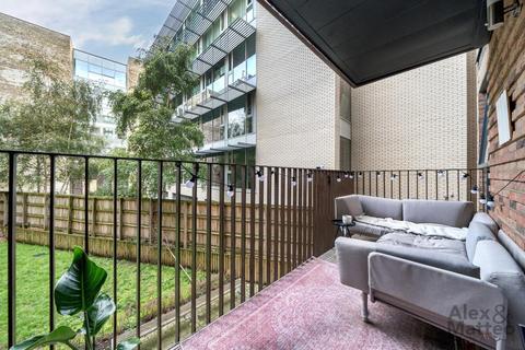 2 bedroom flat for sale, River Rise Close, Surrey Quays, SE8