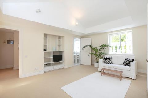 Studio to rent, Onslow Gardens, South Kensington, London, SW7