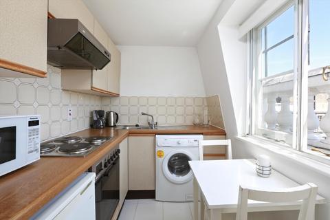 Studio to rent, Onslow Gardens, South Kensington, London, SW7