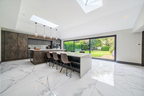 39 North Park, London, SE9 5AW