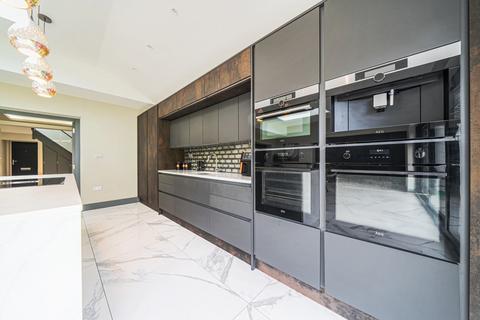 39 North Park, London, SE9 5AW
