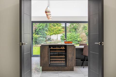 39 North Park, London, SE9 5AW