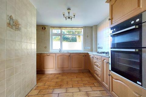 2 bedroom flat for sale, Church Avenue, Stourport-On-Severn