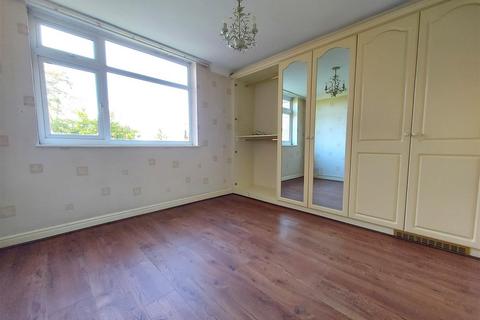 2 bedroom flat for sale, Church Avenue, Stourport-On-Severn