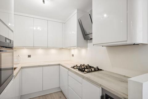 3 bedroom flat to rent, Asher Way, London, E1W.