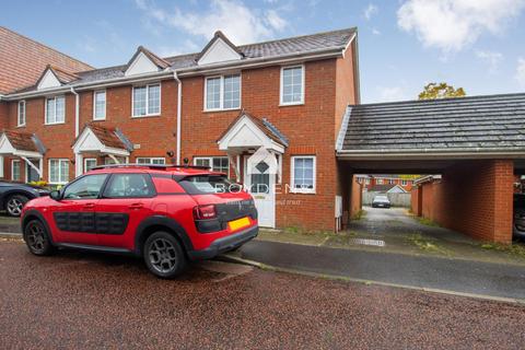 2 bedroom terraced house to rent, Titus Way, Colchester CO4