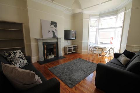 6 bedroom terraced house to rent, Osborne Road, Jesmond