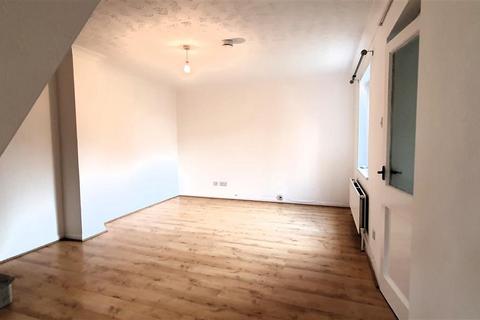 8 Kendal Close, Feltham, TW14 9QG