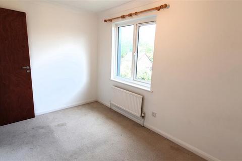 8 Kendal Close, Feltham, TW14 9QG