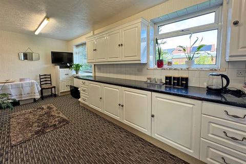 61 Aarons Hill, Godalming, GU7 2LH