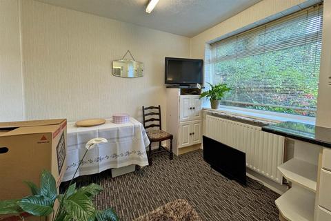 61 Aarons Hill, Godalming, GU7 2LH