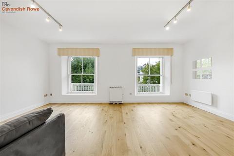 2 bedroom apartment to rent, Queens Gardens, London