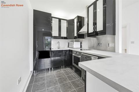 2 bedroom apartment to rent, Queens Gardens, London