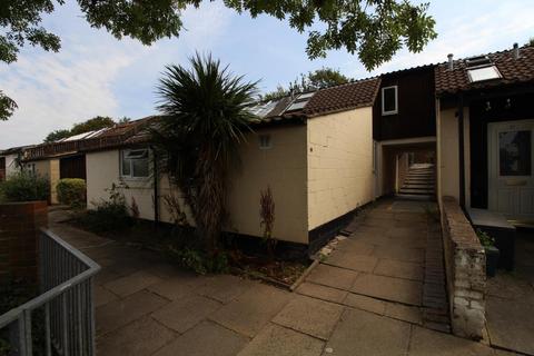 3 bedroom terraced house to rent, The Hyde, Langdon Hills, Essex, SS16 6LL