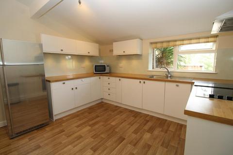 3 bedroom terraced house to rent, The Hyde, Langdon Hills, Essex, SS16 6LL