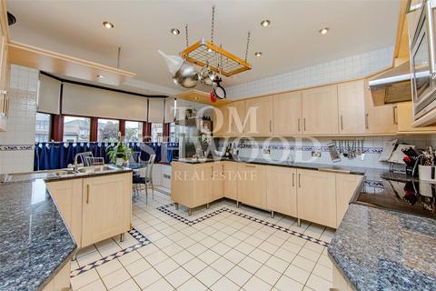 5 bedroom end of terrace house for sale, Westrow Drive, Leftley Estate, Barking, IG11