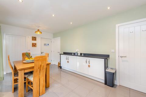 36 Beeby Way, Broughton, Chester, CH4 0TP