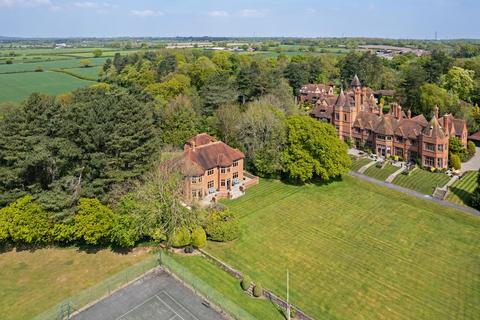 6 bedroom detached house for sale, Seahill Road, Saughall, CH1