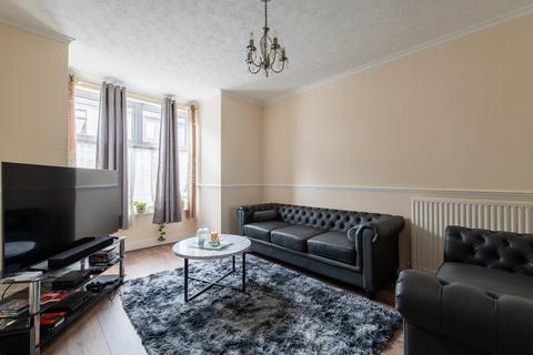 15 Napier Road, Northfleet, Gravesend, DA11 7BZ
