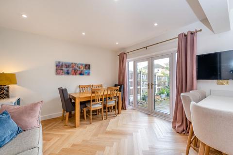 52 Blackbrook Avenue, Hawarden, Deeside, CH5 3HJ