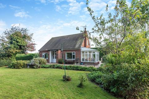 3 bedroom detached house for sale, Manor Road, Sealand, CH5