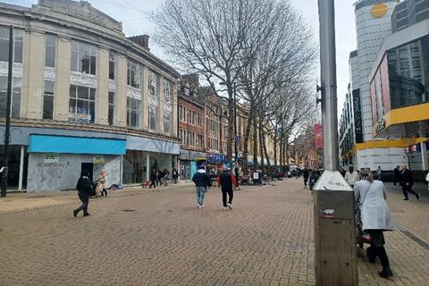 Retail property (high street) to rent, Croydon CR0