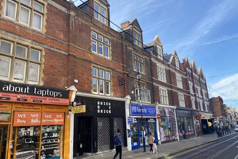 Retail property (high street) to rent, Croydon CR0