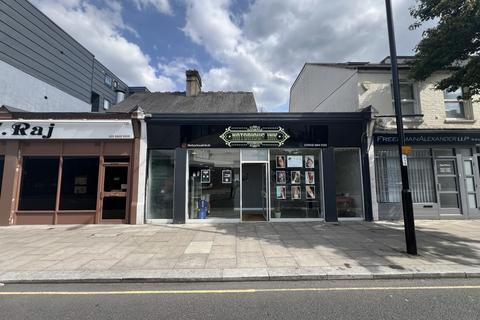 Retail property (high street) to rent, Coulsdon CR5