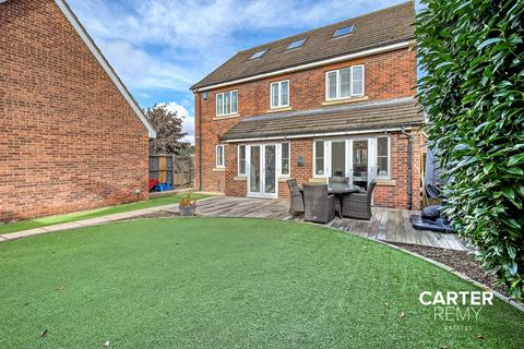 5 bedroom detached house for sale, Daltons Shaw, Orsett, RM16