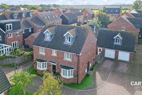 5 bedroom detached house for sale, Daltons Shaw, Orsett, RM16