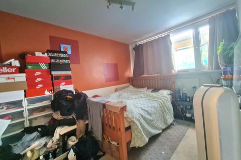 102 Snowshill Road, London, E12 6BB
