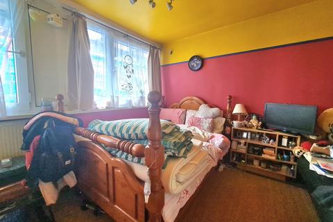 102 Snowshill Road, London, E12 6BB