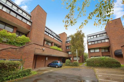 3 bedroom apartment for sale, Britten Close, London NW11